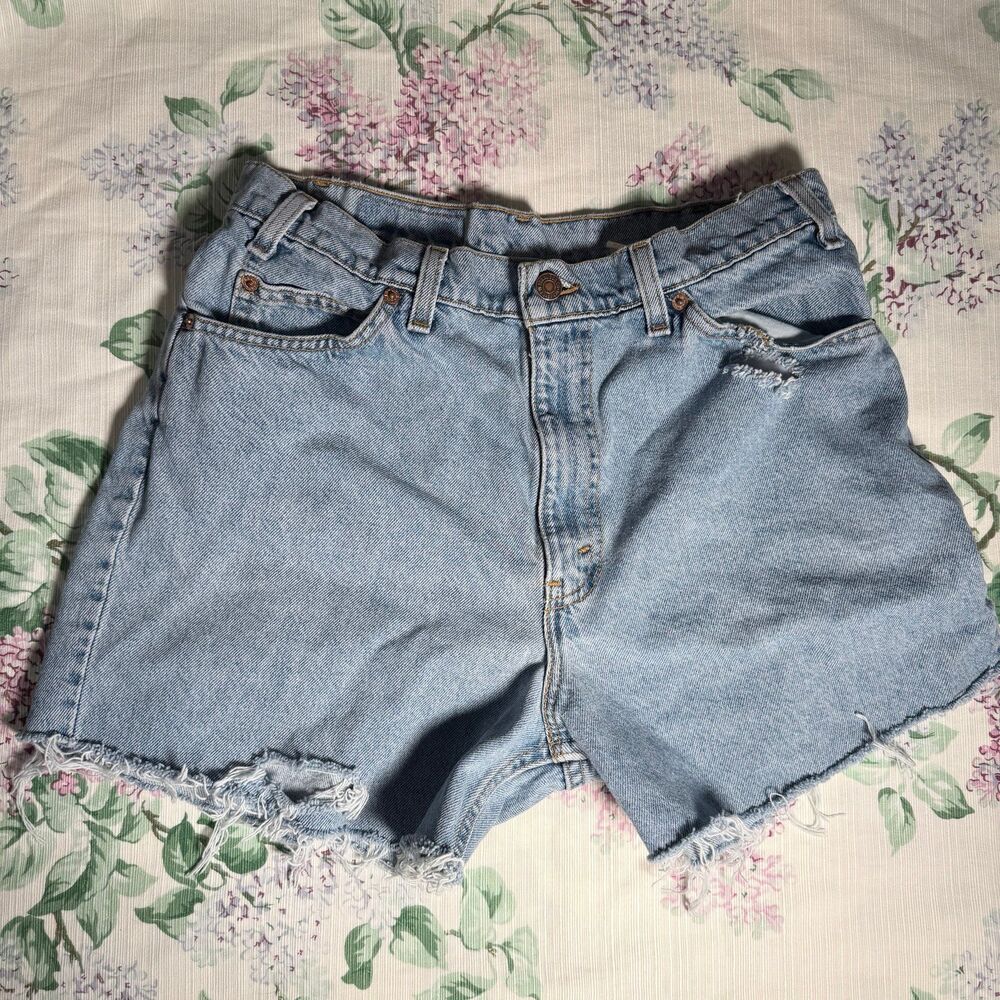Vintage Levi's 550 cutoff shorts W33